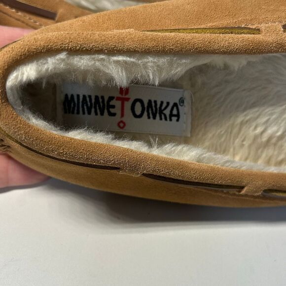 Minnetonka Cally Tan Suede Moccasin Slip On size 10 Faux Fur Lining Woman’s - Picture 2 of 6